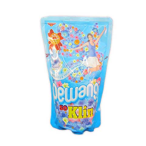 SO KLIN PEWANGI BLUE POUCH 900 ML